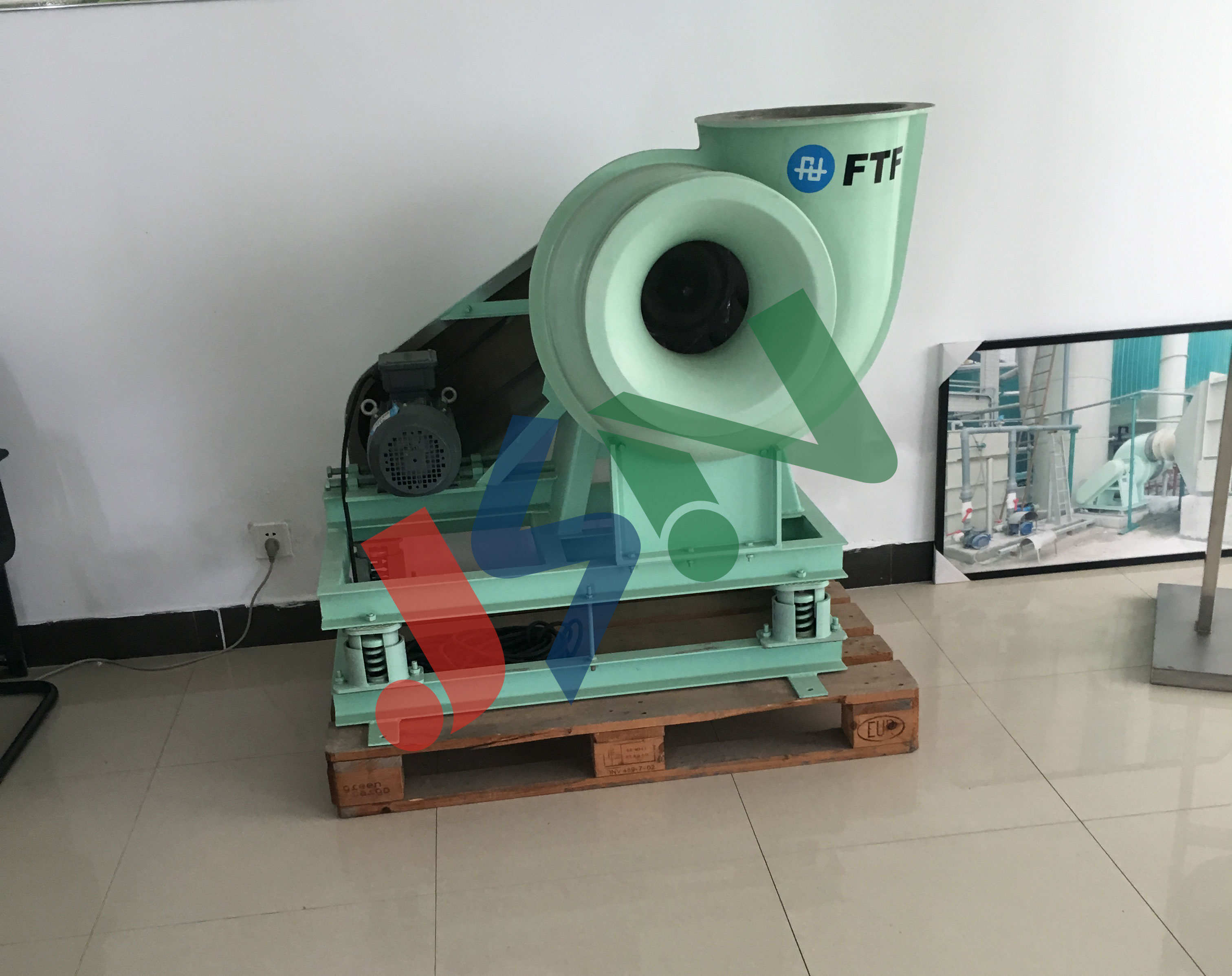 風(fēng)機(jī)安裝彈簧減震器.jpg